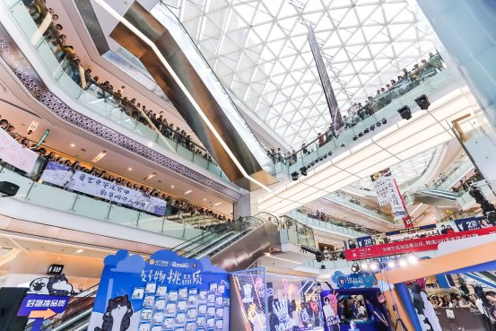 图片包含 室内, 建筑物
描述已自动生成